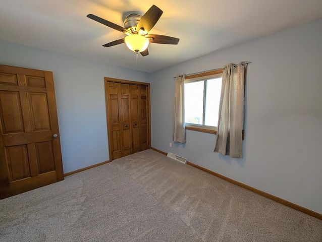 719 Lynne DRIVE, Waukesha, WI 53186