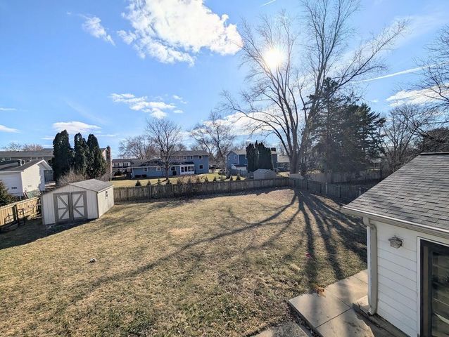 719 Lynne DRIVE, Waukesha, WI 53186