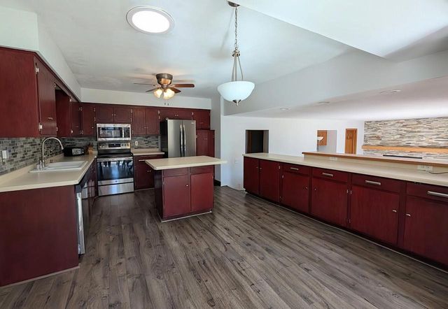 719 Lynne DRIVE, Waukesha, WI 53186