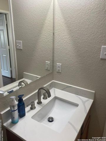 7472 Paraiso Point, Boerne, TX 78015