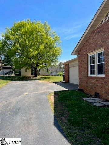 115 Cotswold Avenue, Moore, SC 29369