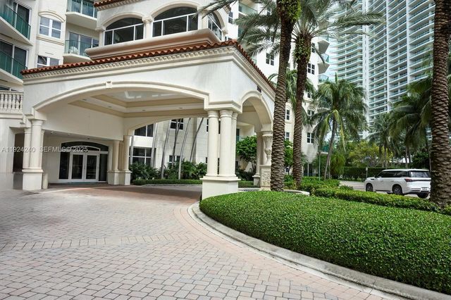20000 E Country Club Dr 302, Aventura, FL 33180