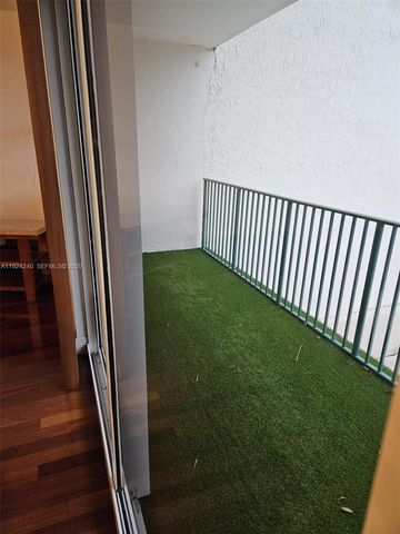 20000 E Country Club Dr 302, Aventura, FL 33180