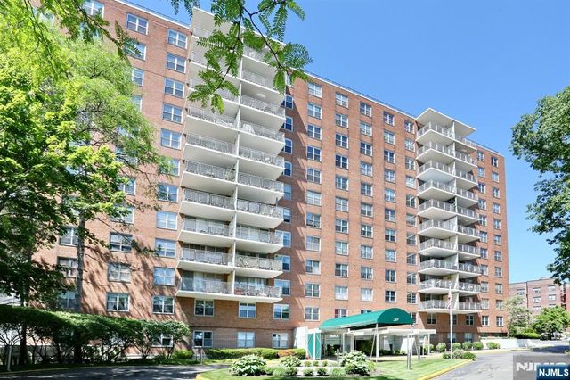301 Beech Street 2H, Hackensack, NJ 07601