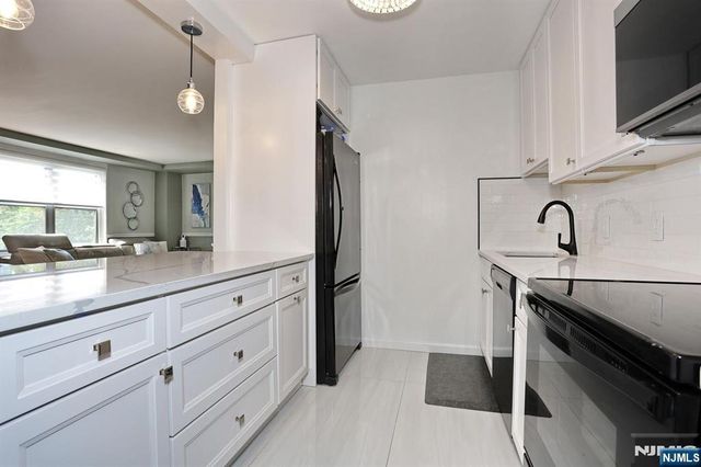 301 Beech Street 2H, Hackensack, NJ 07601