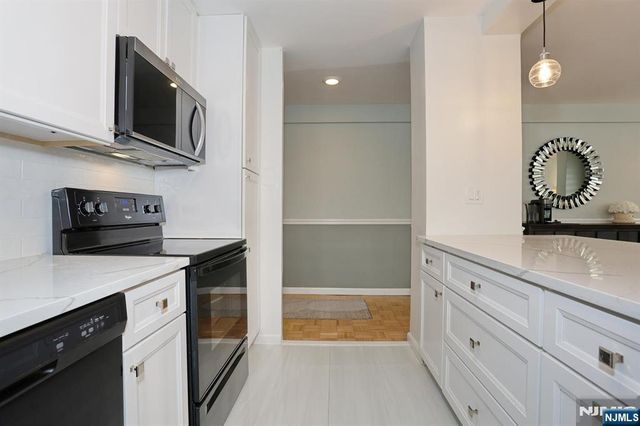 301 Beech Street 2H, Hackensack, NJ 07601