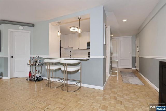 301 Beech Street 2H, Hackensack, NJ 07601