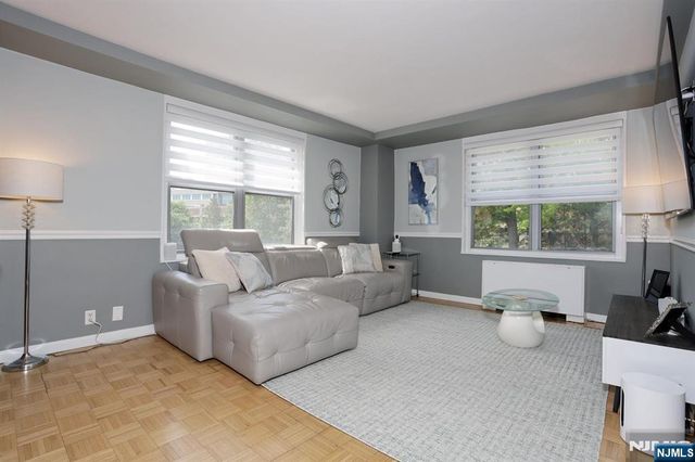 301 Beech Street 2H, Hackensack, NJ 07601