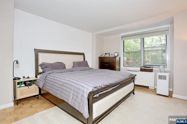 301 Beech Street 2H, Hackensack, NJ 07601