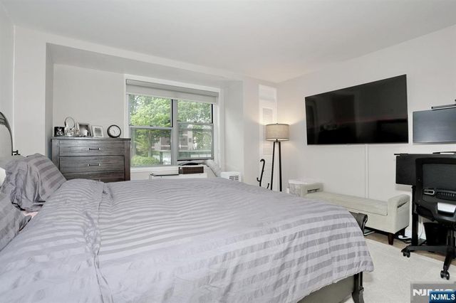 301 Beech Street 2H, Hackensack, NJ 07601