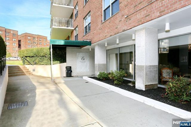 301 Beech Street 2H, Hackensack, NJ 07601