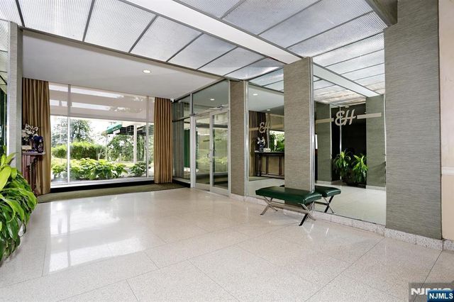 301 Beech Street 2H, Hackensack, NJ 07601