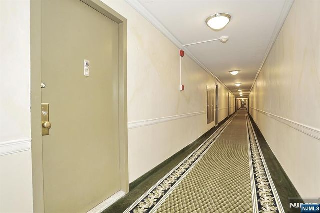 301 Beech Street 2H, Hackensack, NJ 07601