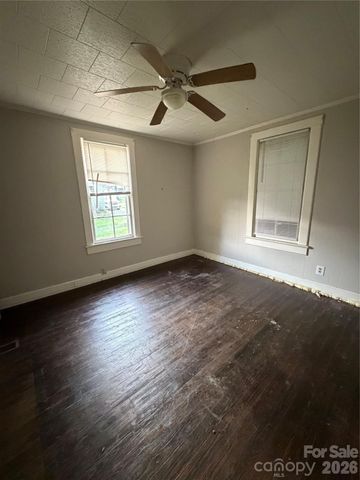 77 Archer Street, Granite Falls, NC 28630