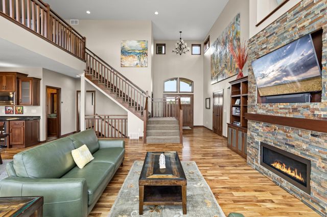 4856 2nd Street SW, Moorhead, MN 56560