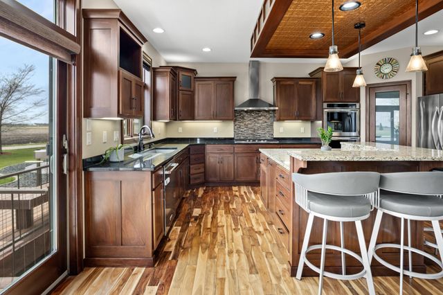 4856 2nd Street SW, Moorhead, MN 56560