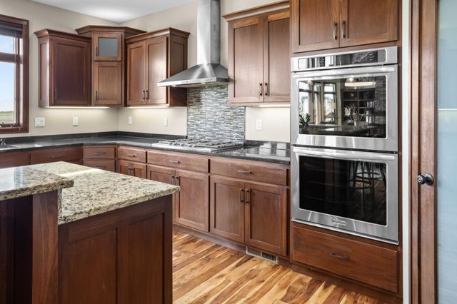 4856 2nd Street SW, Moorhead, MN 56560
