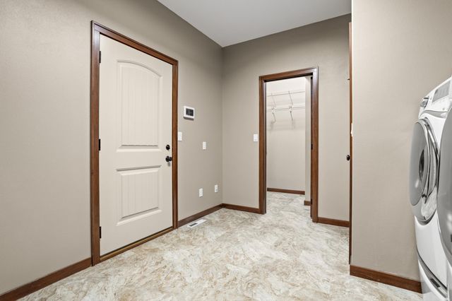 4856 2nd Street SW, Moorhead, MN 56560