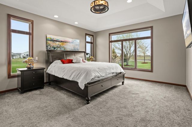 4856 2nd Street SW, Moorhead, MN 56560