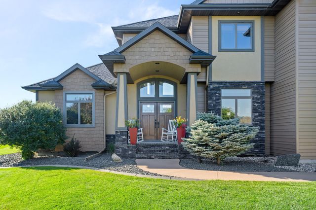 4856 2nd Street SW, Moorhead, MN 56560