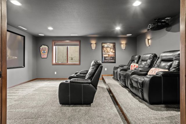 4856 2nd Street SW, Moorhead, MN 56560