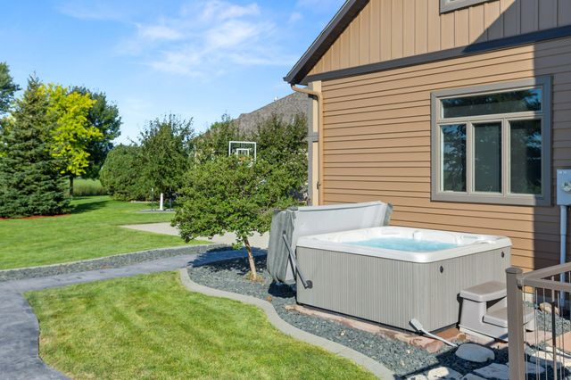 4856 2nd Street SW, Moorhead, MN 56560