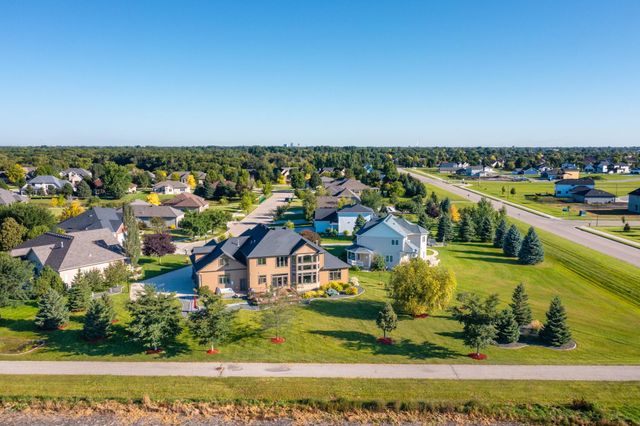 4856 2nd Street SW, Moorhead, MN 56560