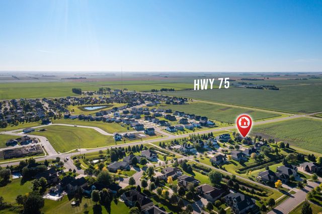 4856 2nd Street SW, Moorhead, MN 56560