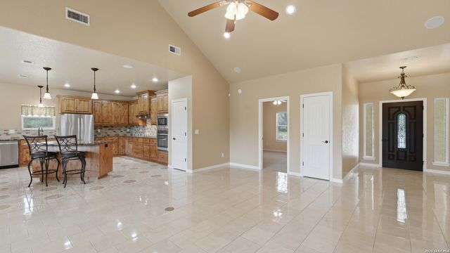 125 BIG SKY DR, New Braunfels, TX 78132