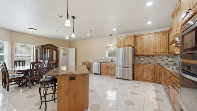 125 BIG SKY DR, New Braunfels, TX 78132