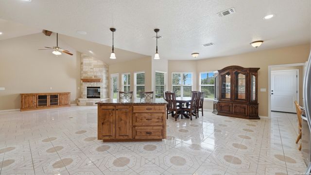 125 BIG SKY DR, New Braunfels, TX 78132