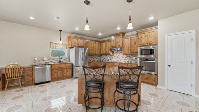 125 BIG SKY DR, New Braunfels, TX 78132