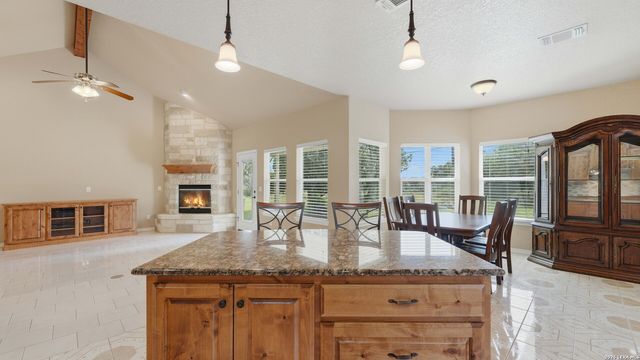 125 BIG SKY DR, New Braunfels, TX 78132