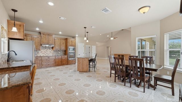 125 BIG SKY DR, New Braunfels, TX 78132