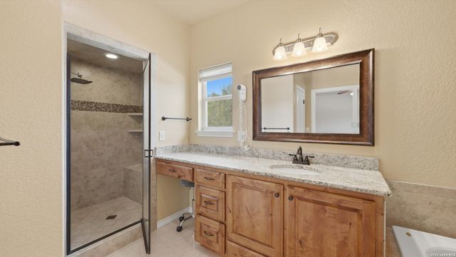 125 BIG SKY DR, New Braunfels, TX 78132