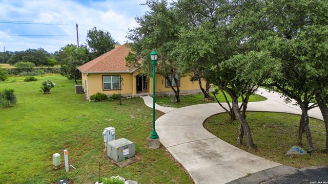 125 BIG SKY DR, New Braunfels, TX 78132