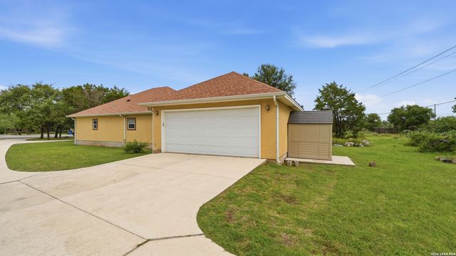 125 BIG SKY DR, New Braunfels, TX 78132