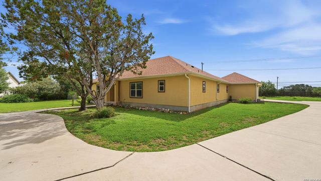 125 BIG SKY DR, New Braunfels, TX 78132