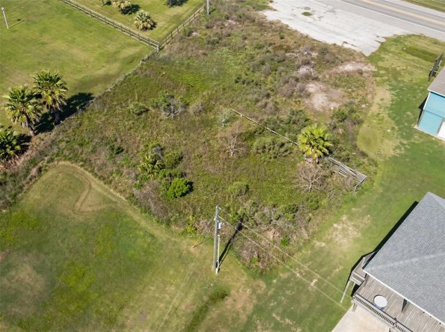 993 Gulf Road, Crystal Beach, TX 77650
