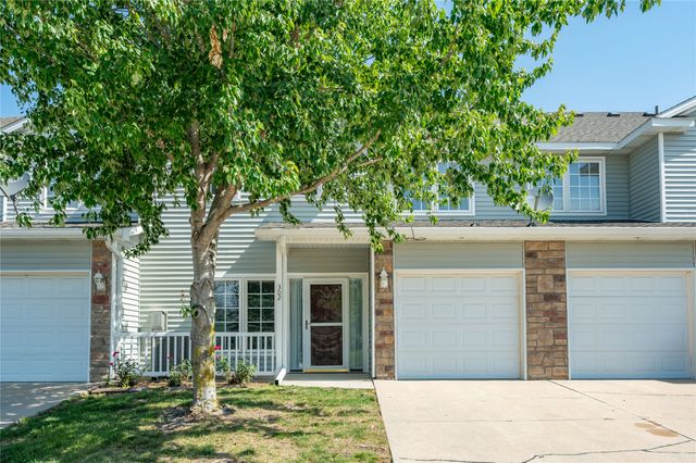 2100 Meadow Chase Lane 302, Des Moines, IA 50320
