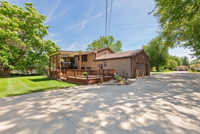 3165 N Grove Drive, Monroe, MI 48162