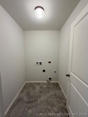 12308 S Maplewood Avenue, Bixby, OK 74008