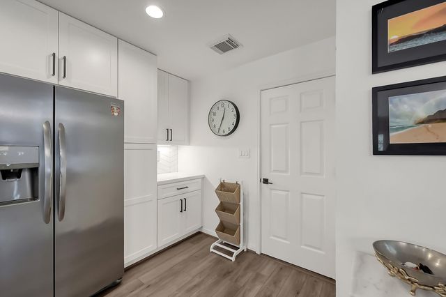 246 N Walden Elms Circle, The Woodlands, TX 77382