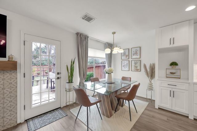 246 N Walden Elms Circle, The Woodlands, TX 77382