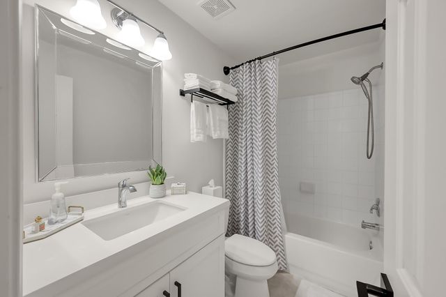 246 N Walden Elms Circle, The Woodlands, TX 77382