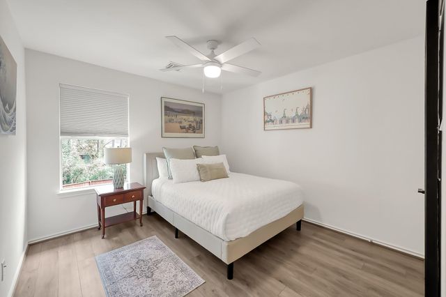 246 N Walden Elms Circle, The Woodlands, TX 77382