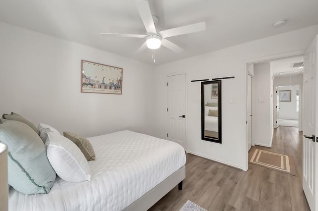 246 N Walden Elms Circle, The Woodlands, TX 77382