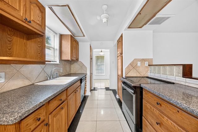 10911 Sageleaf Lane, Houston, TX 77089