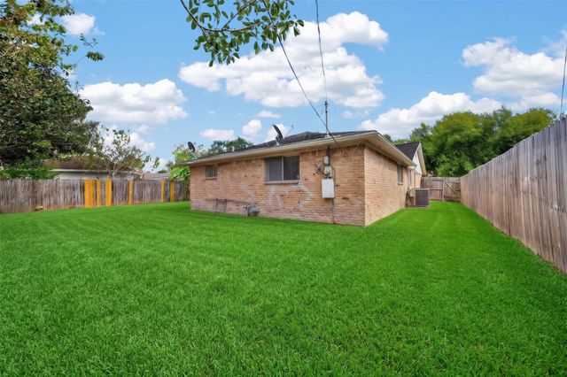 10911 Sageleaf Lane, Houston, TX 77089