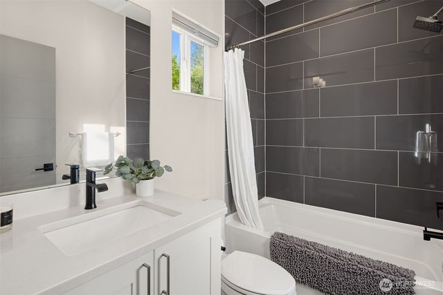 2768 SW Holden Street, Seattle, WA 98126